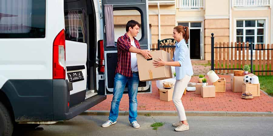 alquiler de vehículos de carga y transporte en Rota